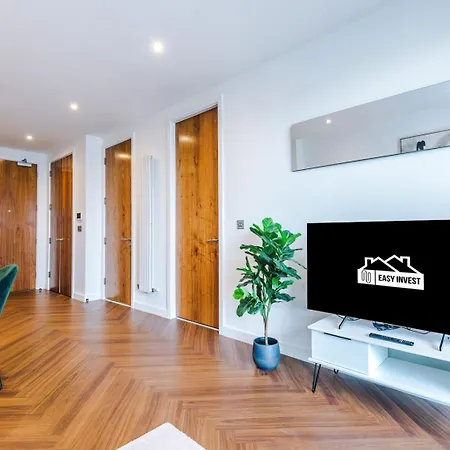 Media - Skyline View Apartment