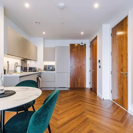 Media - Skyline View Apartment