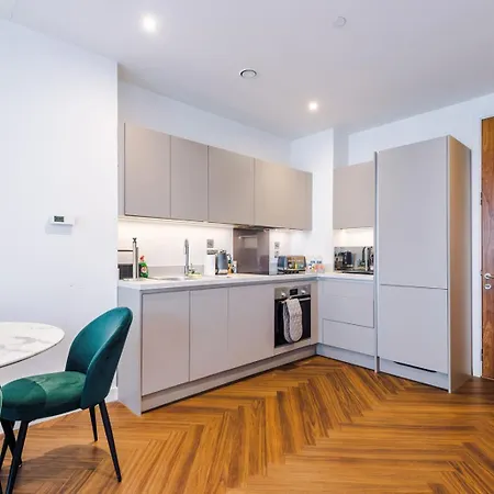 Media - Skyline View Apartment *