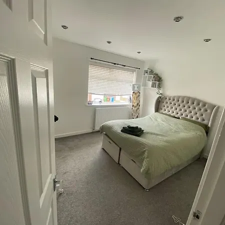 بيت للعطل Yourlinkshouse Close To Etihad & Coop Live Arena - Sleeps 4