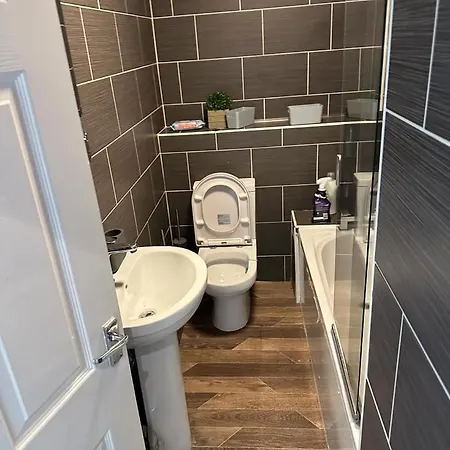 Yourlinkshouse Close To Etihad & Coop Live Arena - Sleeps 4 Manchester