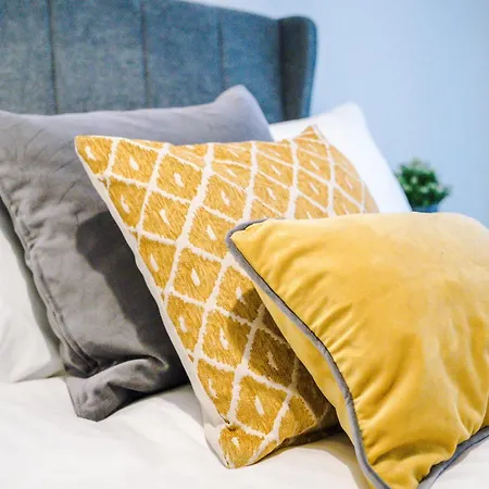 Апартаменты Hilltop Serviced Apartments- Northern Quarter