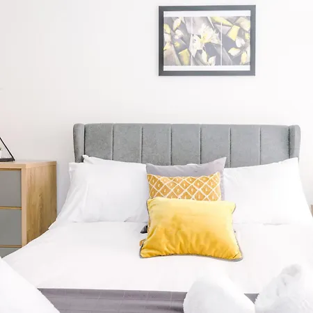 Hilltop Serviced Apartments- Northern Quarter Apartment *