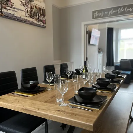 Spacious Sleeps 8 Nr Etihad Coop Live & * Manchester