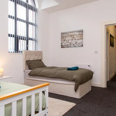 2bd Cozy Retreat With Parking Manchester