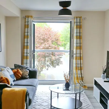 Pass The Keys Free Parking New Build Mins From Manc Old Traff Appartement