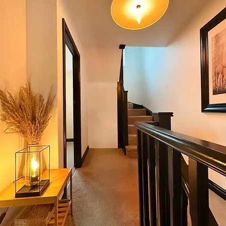 Scandinavian Haus For 8 * マンチェスター