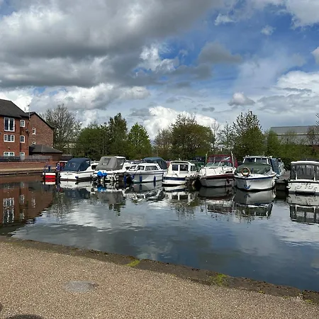 Villa Mufc & Trafford Centre Townhouse 4 Bedroom Free Parking *