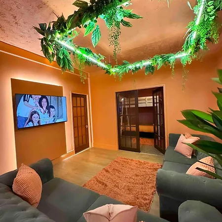Coral Cove- Centre For 8