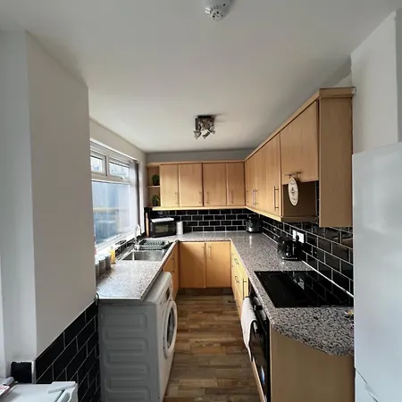 5 Bedroom Cozy And Spacious Home- Sleeps 10 People Hébergement de vacances *