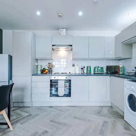 Apartment New! Stunning 2-bed In By 53 Degrees Property, Amazing Location - Sleeps 6! Manchester