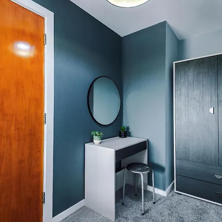Apartment New! Stunning 2-bed In By 53 Degrees Property, Amazing Location - Sleeps 6! Manchester