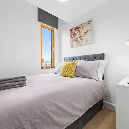 Apartment Piccadilly Luxury Three Bedroom Manchester