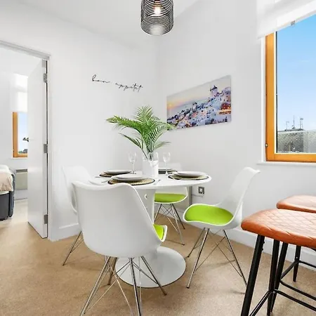 Apartment Piccadilly Luxury Three Bedroom *