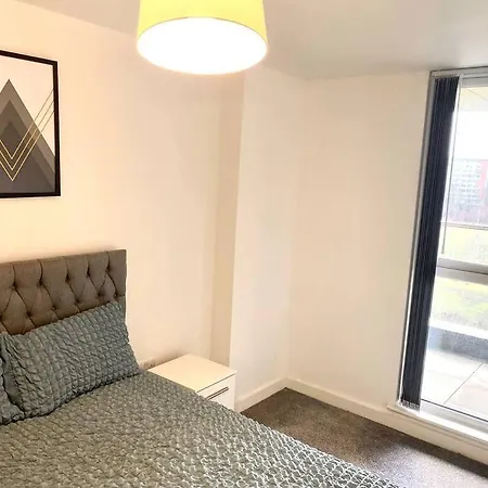Beautiful Large With Free Secured Parking
