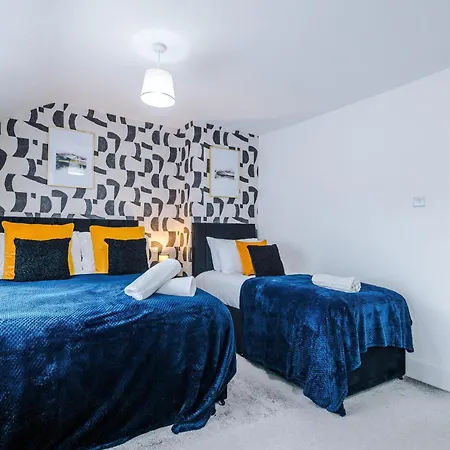 Hébergement de vacances New! Spacious 3-bed House In By 53 Degrees Property, Ideal For Business & Contractors - Sleeps 9!
