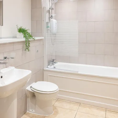 Host & - Apartment Manchester