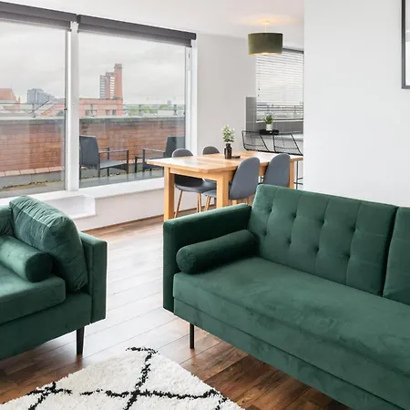 Apartament Host & -
