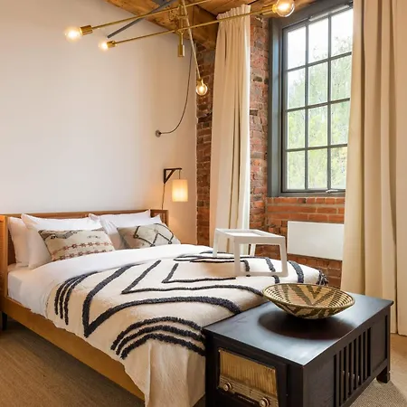 Africana By The Heim Residences * Манчестер