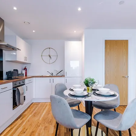 Apartment Parking - Lastmindeals - 2bed *