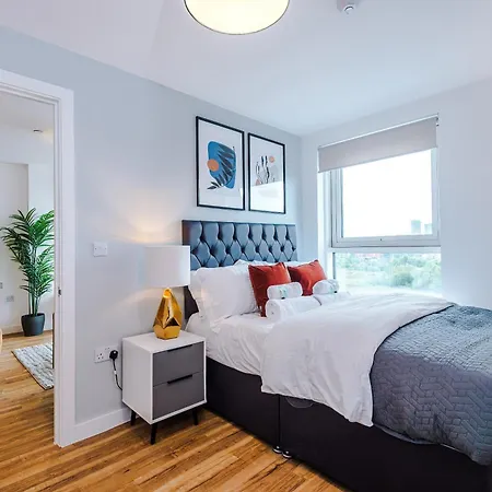 Parking - Lastmindeals - 2bed Manchester