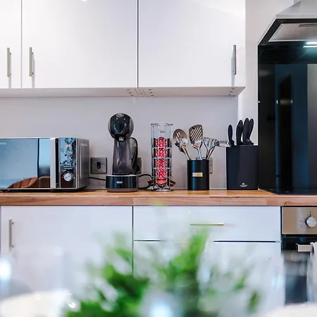 Parking - Lastmindeals - 2bed Lejlighed *