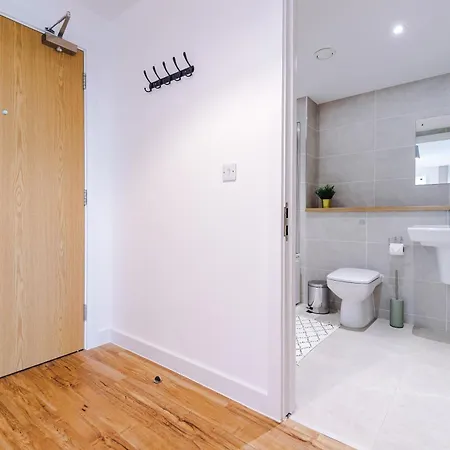 Apartment Parking - Lastmindeals - 2bed *