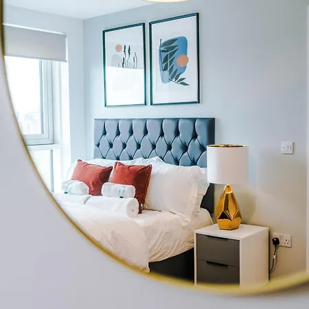 Apartment Parking - Lastmindeals - 2bed Manchester
