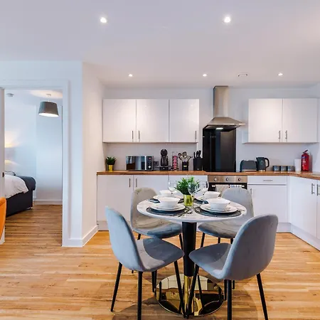 Parking - Lastmindeals - 2bed Apartment
