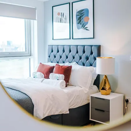 Parking - Lastmindeals - 2bed Apartment Manchester