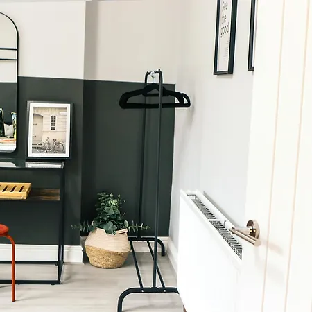 Spacious Stylish With Free Parking 10 Mins To Centre & Ao Arena Ideal For Groups & Long Дом отдыха