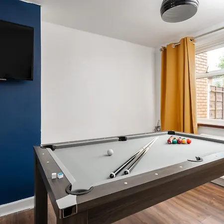 Comfy 3br - Pool Table - Games - Sleeps 8 *