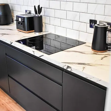 Cozy Retreat - City Centre Appartement *
