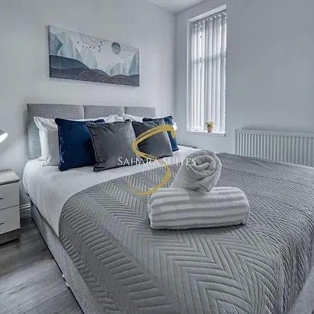 別荘 Mcr 5br - Ao Arena, Etihad Stadium & Old Trafford - Family & Work Stay- Parking マンチェスター