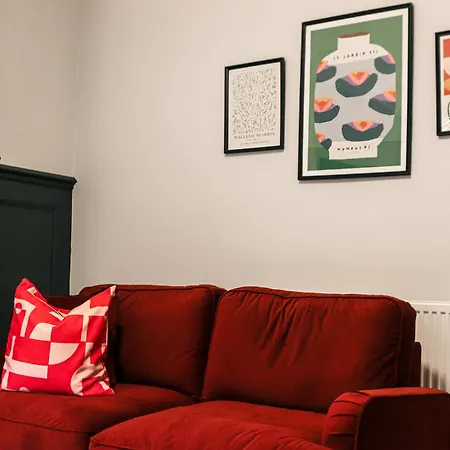 Long Stays, Rates, Free Parking, Contractors Haven, Relocators, Work Leisure, Cosy House, Newly Renovated, Hébergement de vacances *