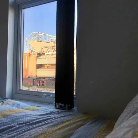 United View! Big House, Prime Location, Transport Manchester