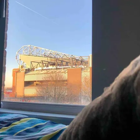 United View! Big House, Prime Location, Transport