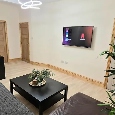 Large Four Bedroom House In Near Centre Manchester