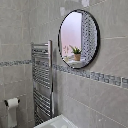 Large Four Bedroom House In Near Centre Manchester