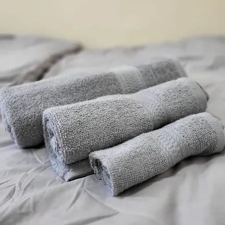 Large Four Bedroom House In Near Centre Holiday home *