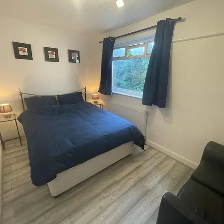 Gæstehus Spacious En-suite Ground Floor Bedroom *