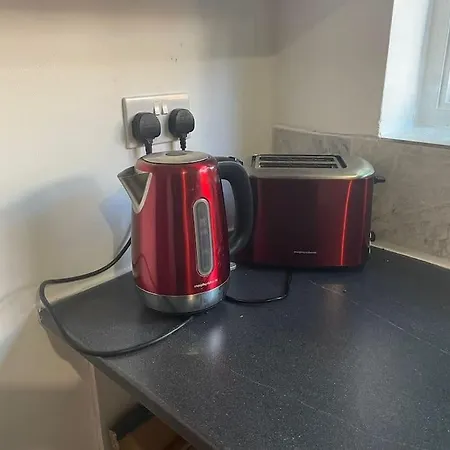 Cheerful 3 Bed Entire House, Newly Refurbished Vila Manchester