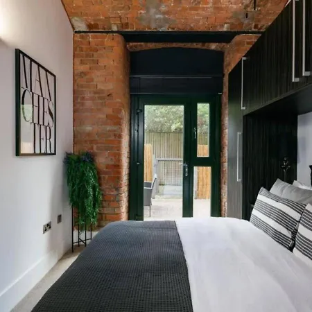 Cavern By The Heim Residences * Манчестер
