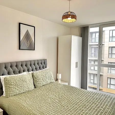 Stunning Central With Parking *