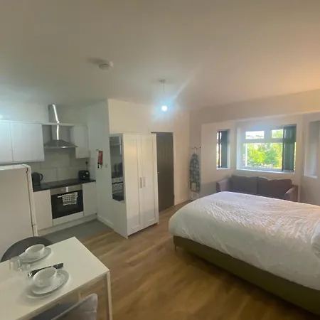Park View Studio Apartment Manchester
