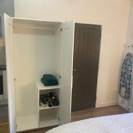 Park View Studio Apartment Manchester