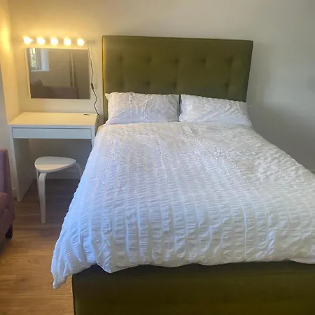 Park View Studio Apartment *
