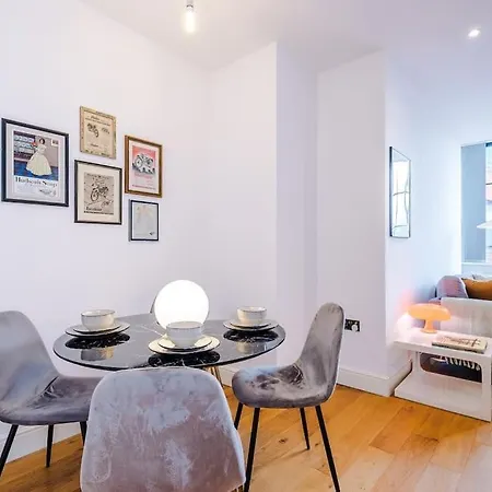 Sleek Loft Oasis In Centre Manchester