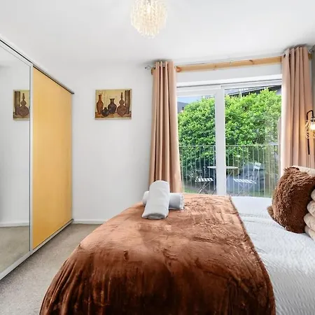 아파트 Cityfront Luxe Near Centre Facing Etihad & Coop Live, Free Parking *