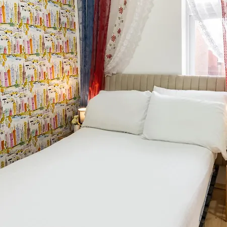 Host & - Clayton Living Apartment Manchester